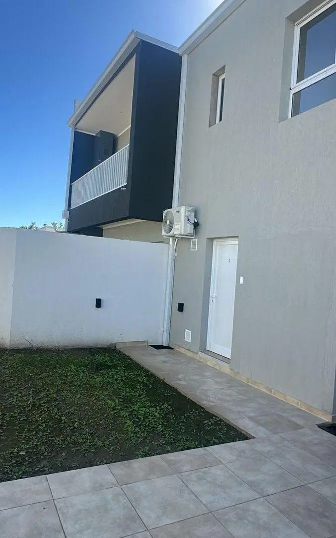 VENTA DEPTO 5 FRENTE + COCHERA - FRANCK 2