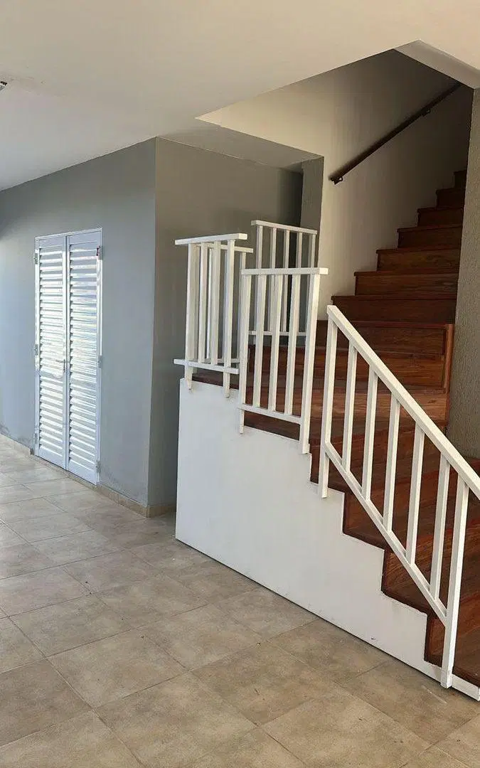 VENTA DEPTO 5 FRENTE + COCHERA - FRANCK 8