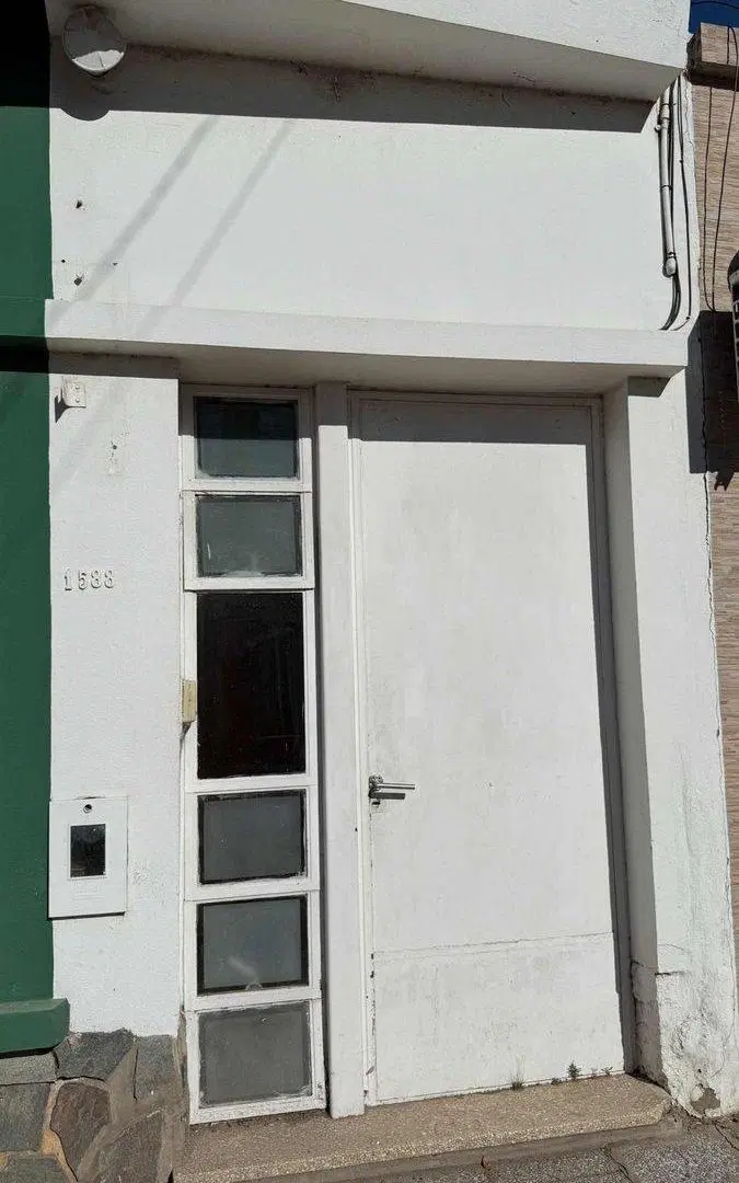 VENTA CASA 2 DORMITORIOS PLANTA ALTA B° CENTRO 4