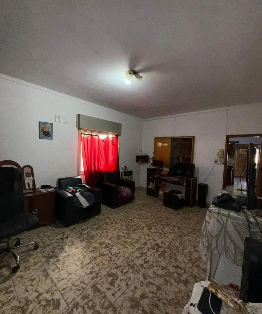 VENTA CASA 2 DORMITORIOS + LOCAL ZONA NORTE 5