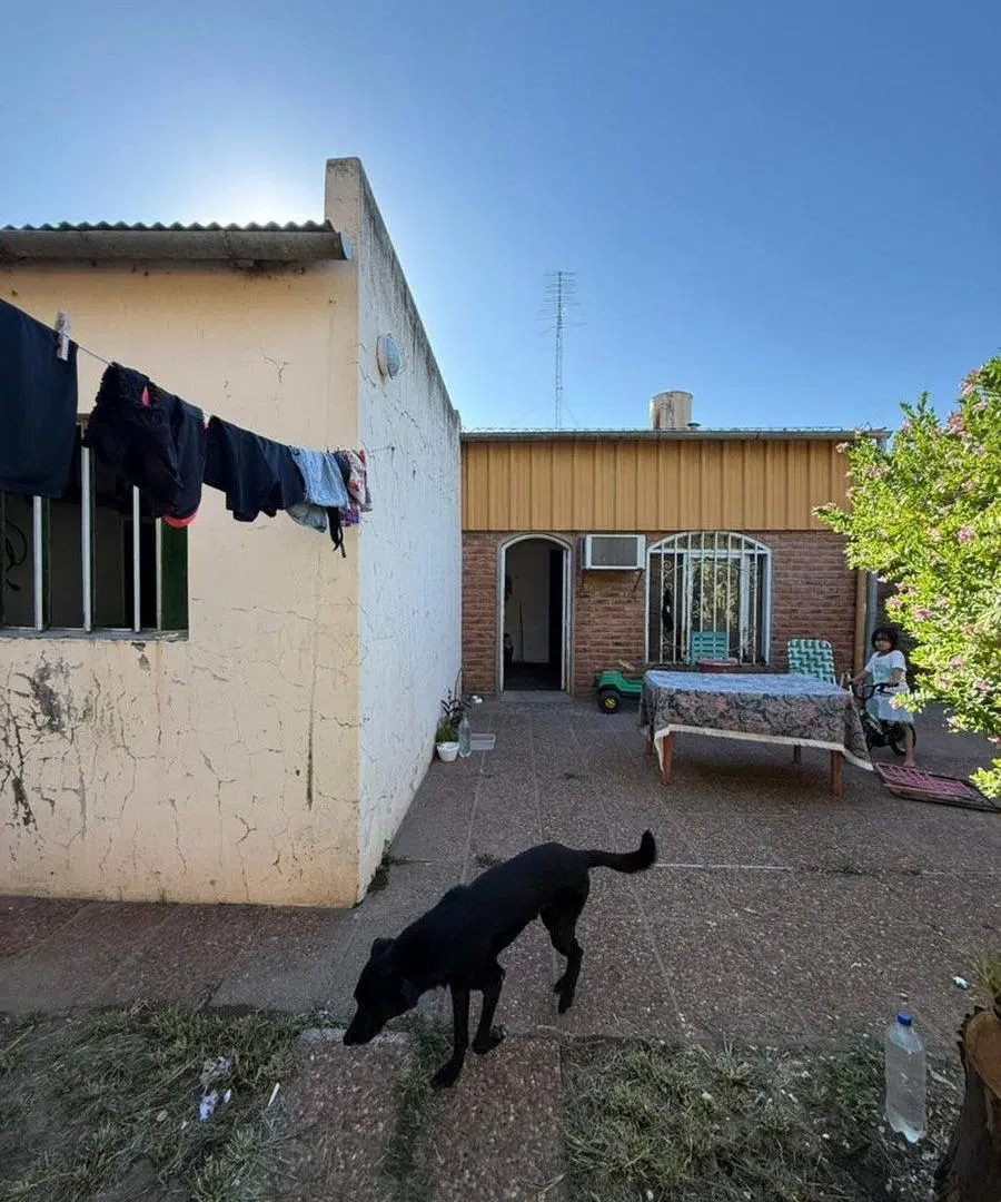 VENTA CASA 2 DORMITORIOS + LOCAL ZONA NORTE 8