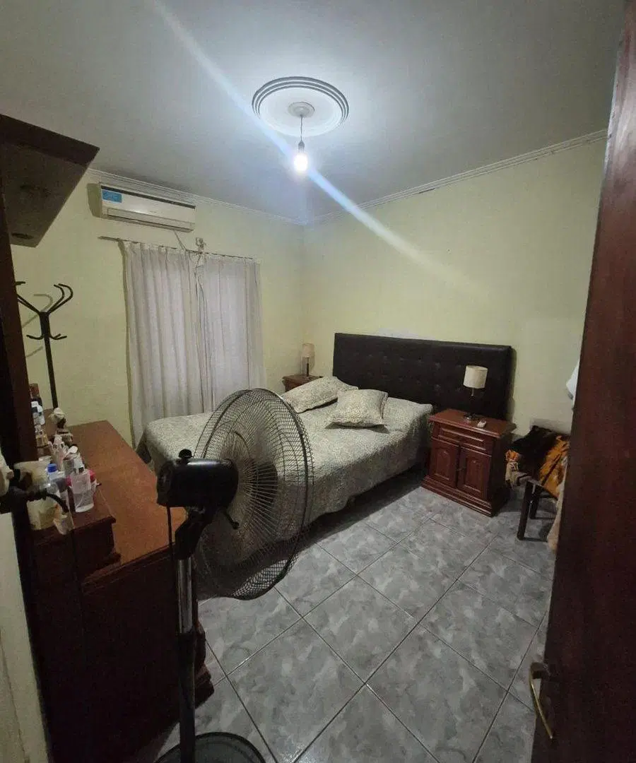VENTA CASA ZONA ESTE BARRIO RESIDENCIAL 5