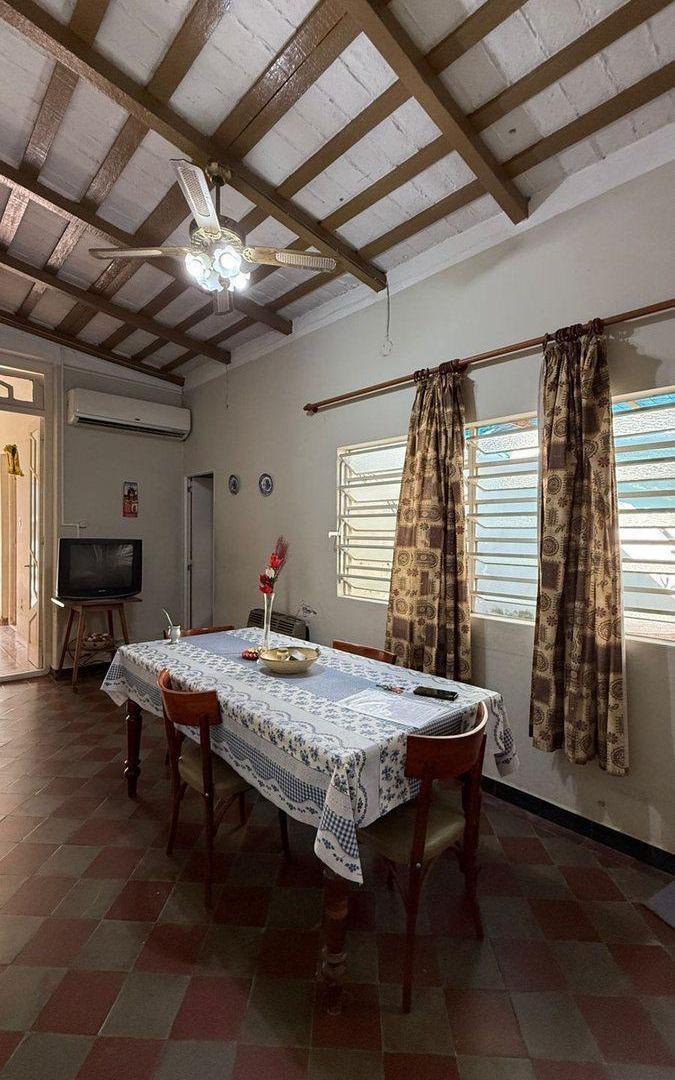 Foto de Venta de casa centrica con amplio terreno, imagen 2