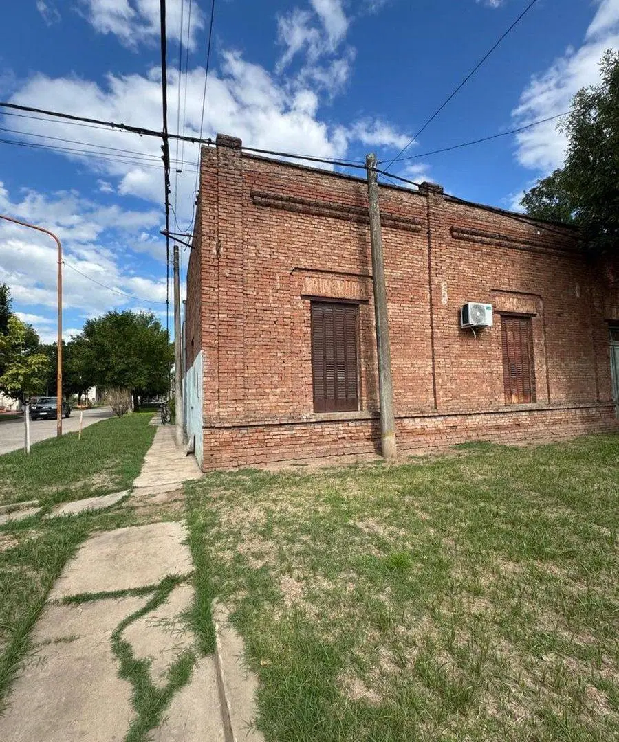 casa a refaccionar antigua a la venta 4
