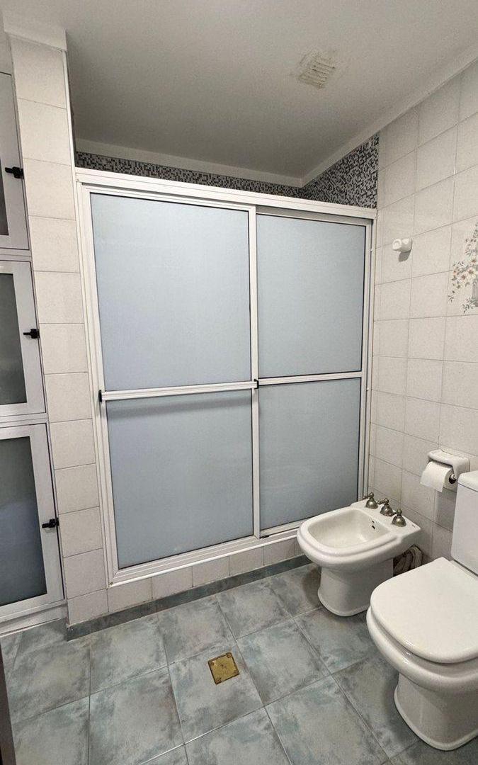 Foto de VENTA CASA C/ PILETA - Zona Parque.-, imagen 1