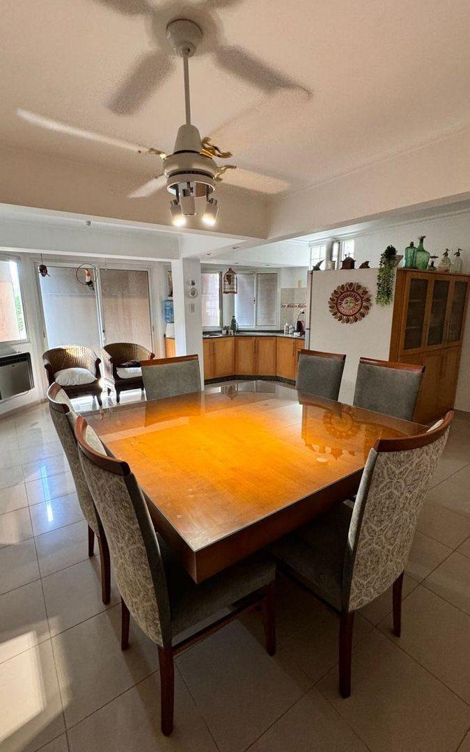 Foto de VENTA CASA C/ PILETA - Zona Parque.-, imagen 3