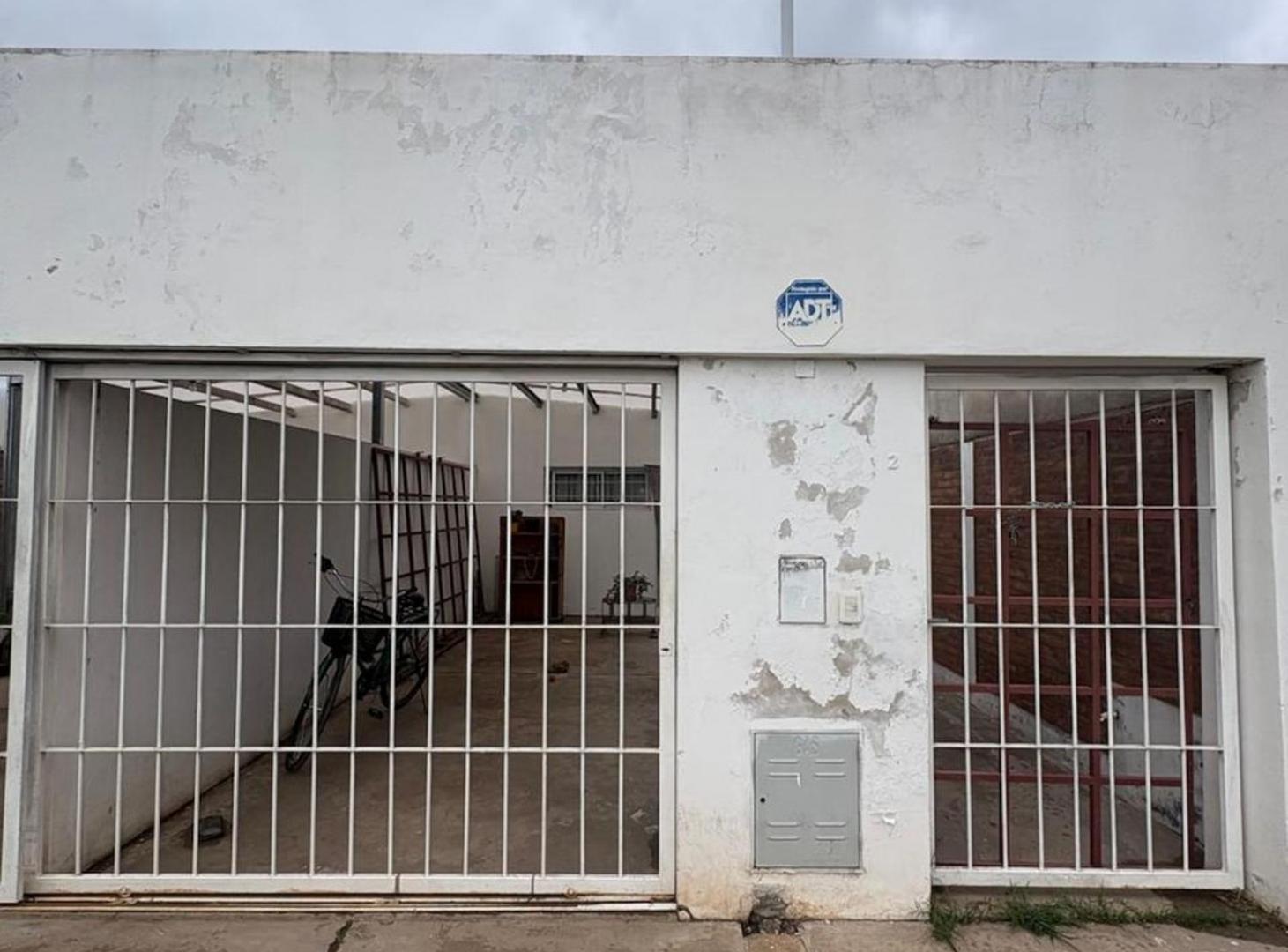 Foto de VENTA DE 2 CASAS PH - BARRIO SUROESTE, imagen 2
