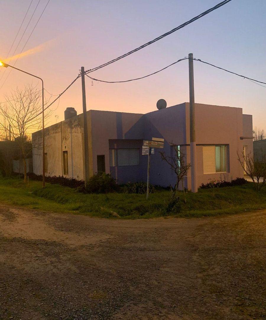 VENTA CASA PUJATO NORTE DOS DORMITORIOS