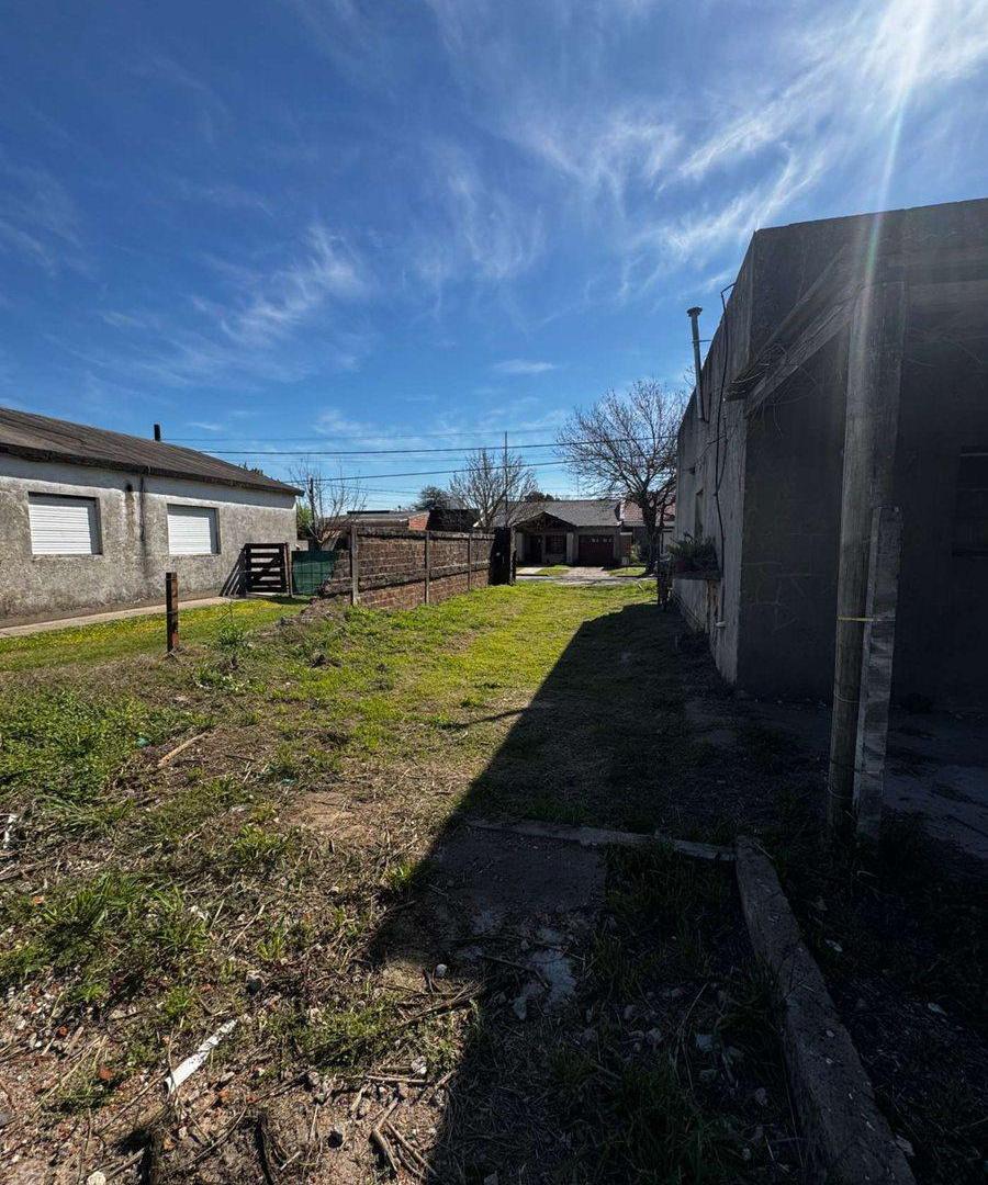 Foto de VENTA CASA a refaccionar con gran terreno, imagen 5