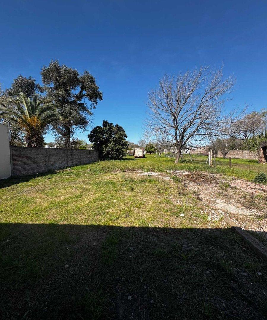 Foto de VENTA CASA a refaccionar con gran terreno, imagen 1