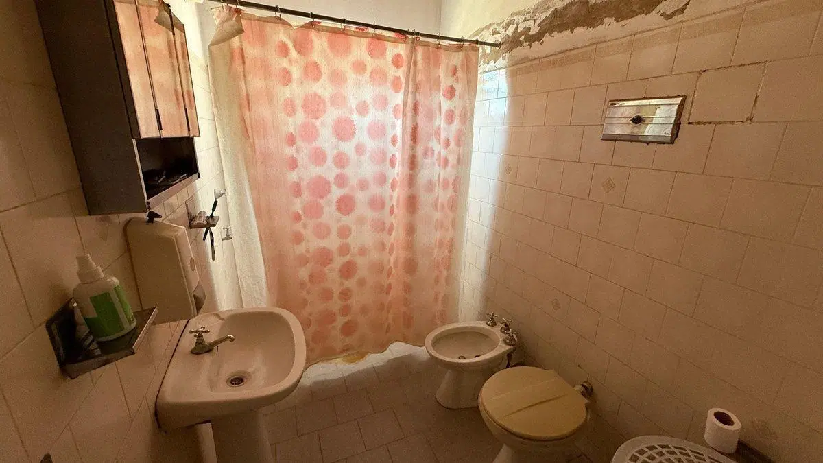 VENTA Casa dos dormitorios y gran terreno. 4