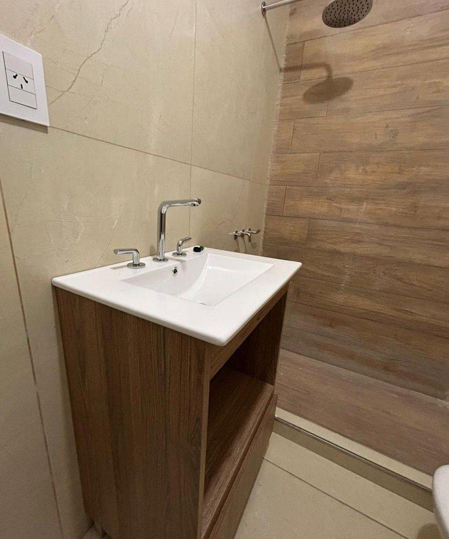 Foto de VENTA DEPTO 5TO PISO CON BALCON AL FRENTE CENTRO, imagen 3