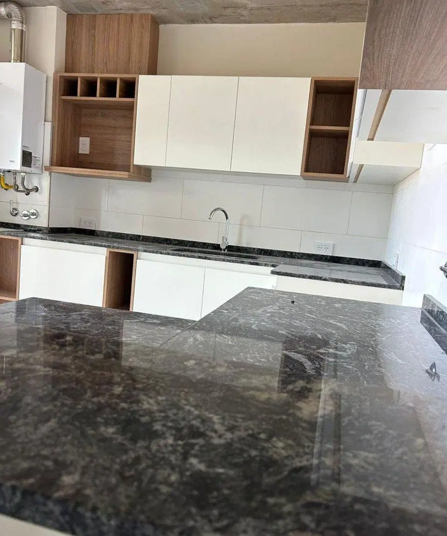 VENTA DEPTO 5TO PISO CON BALCON AL FRENTE CENTRO 2