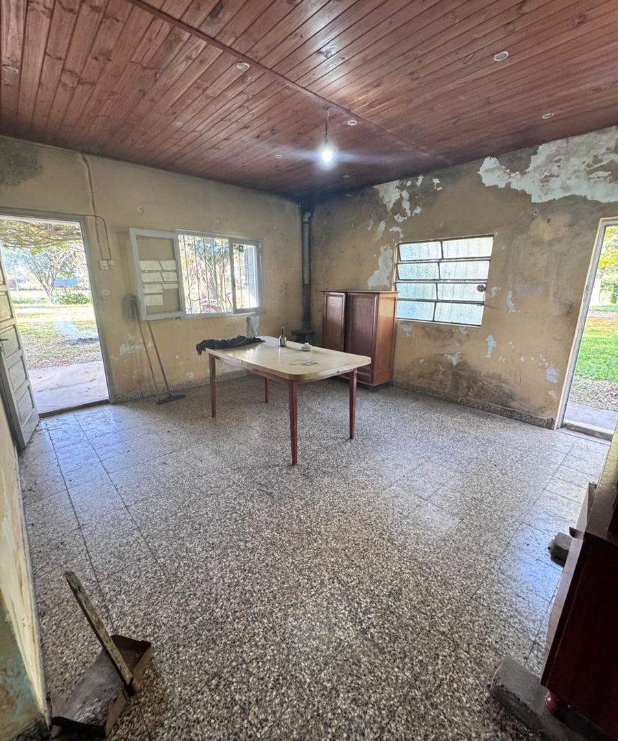Foto de Venta Casa a refaccionar amplio terreno - Ruta 70, imagen 3