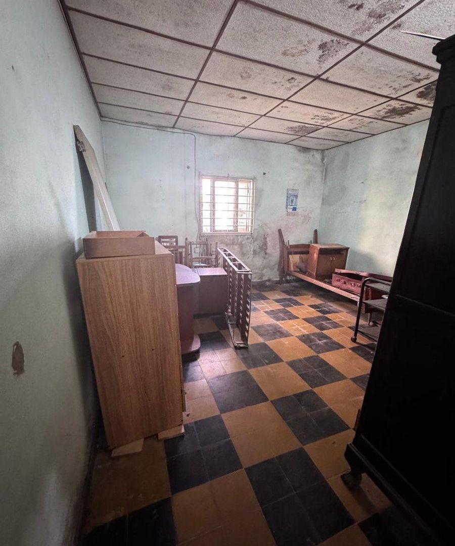 Foto de Venta Casa a refaccionar amplio terreno - Ruta 70, imagen 2