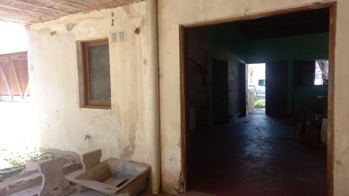 VENTA CASA A REFACCIONAR ZONA CENTRO 5