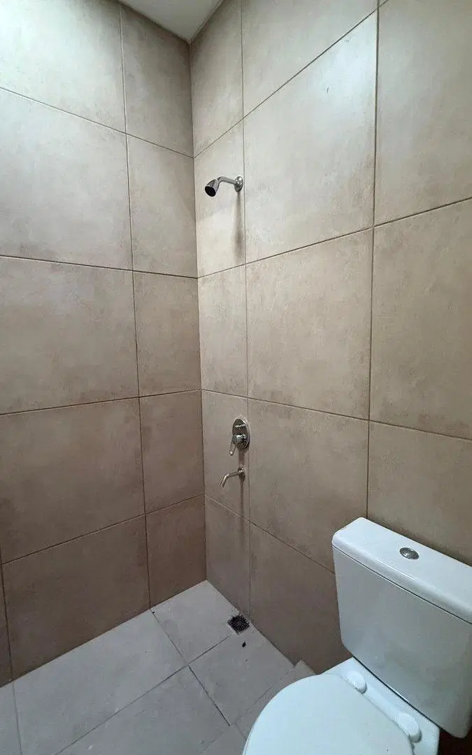 VENTA CASITA 2 DORM BARRIO PARQUE 4