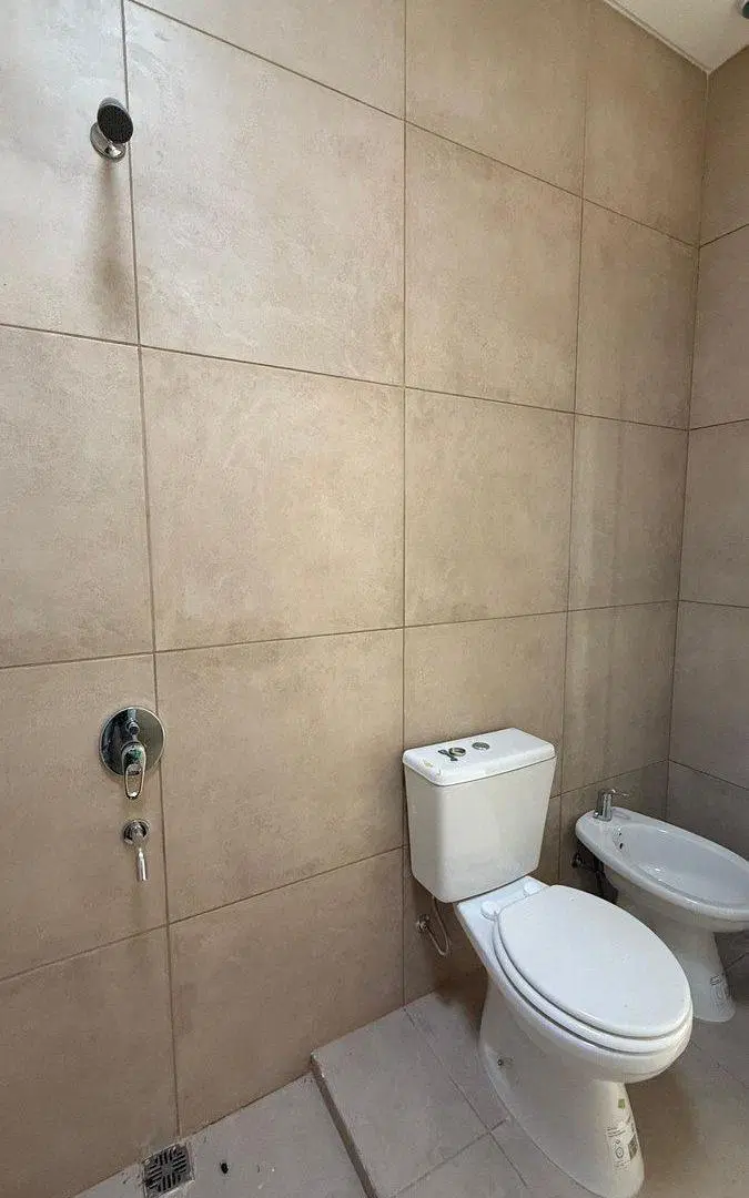 VENTA CASITA 2 DORM BARRIO PARQUE 5