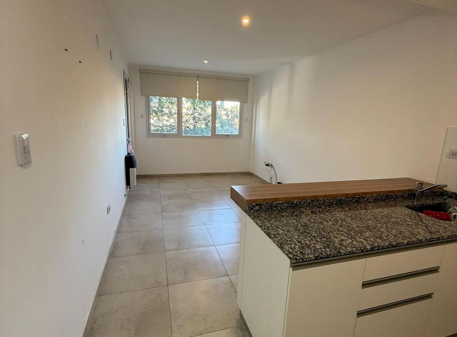 Foto de VENTA DEPARTAMENTO 1 DORMITORIO ZONA CENTRO, imagen 3