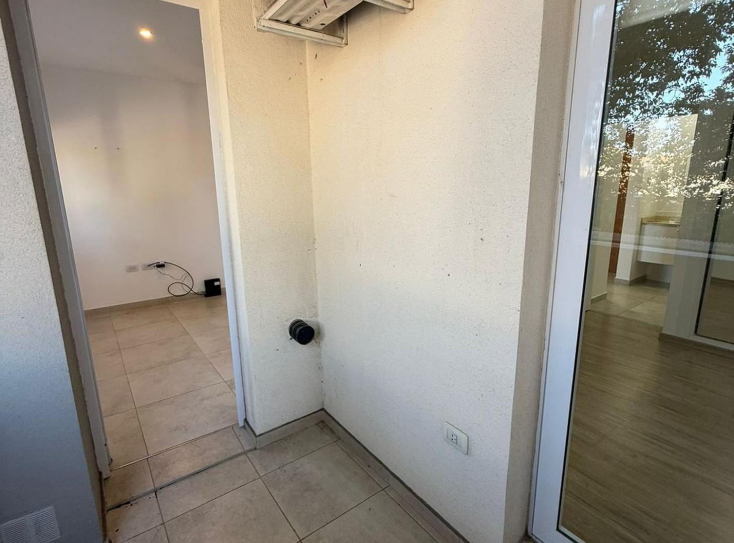 Foto de VENTA DEPARTAMENTO 1 DORMITORIO ZONA CENTRO, imagen 4