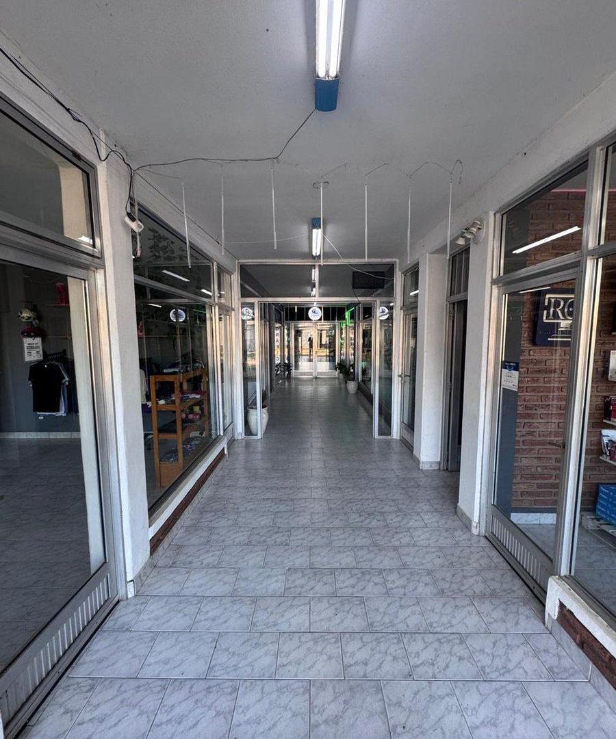 Foto de VENTA GALERIA COMERCIAL HUMBOLDT, imagen 3