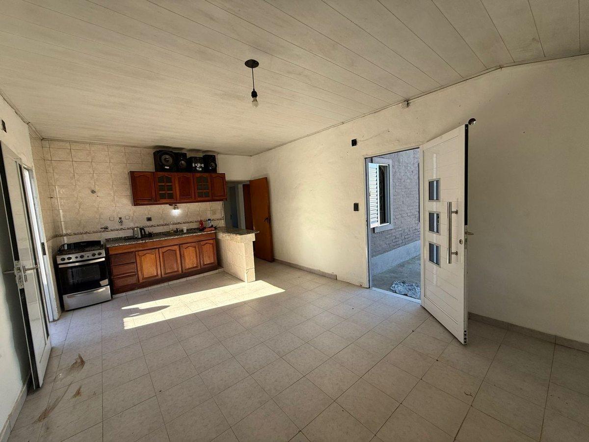 Foto de VENTA CASA 2 DORMITORIOS BARRIO ESTE, imagen 4