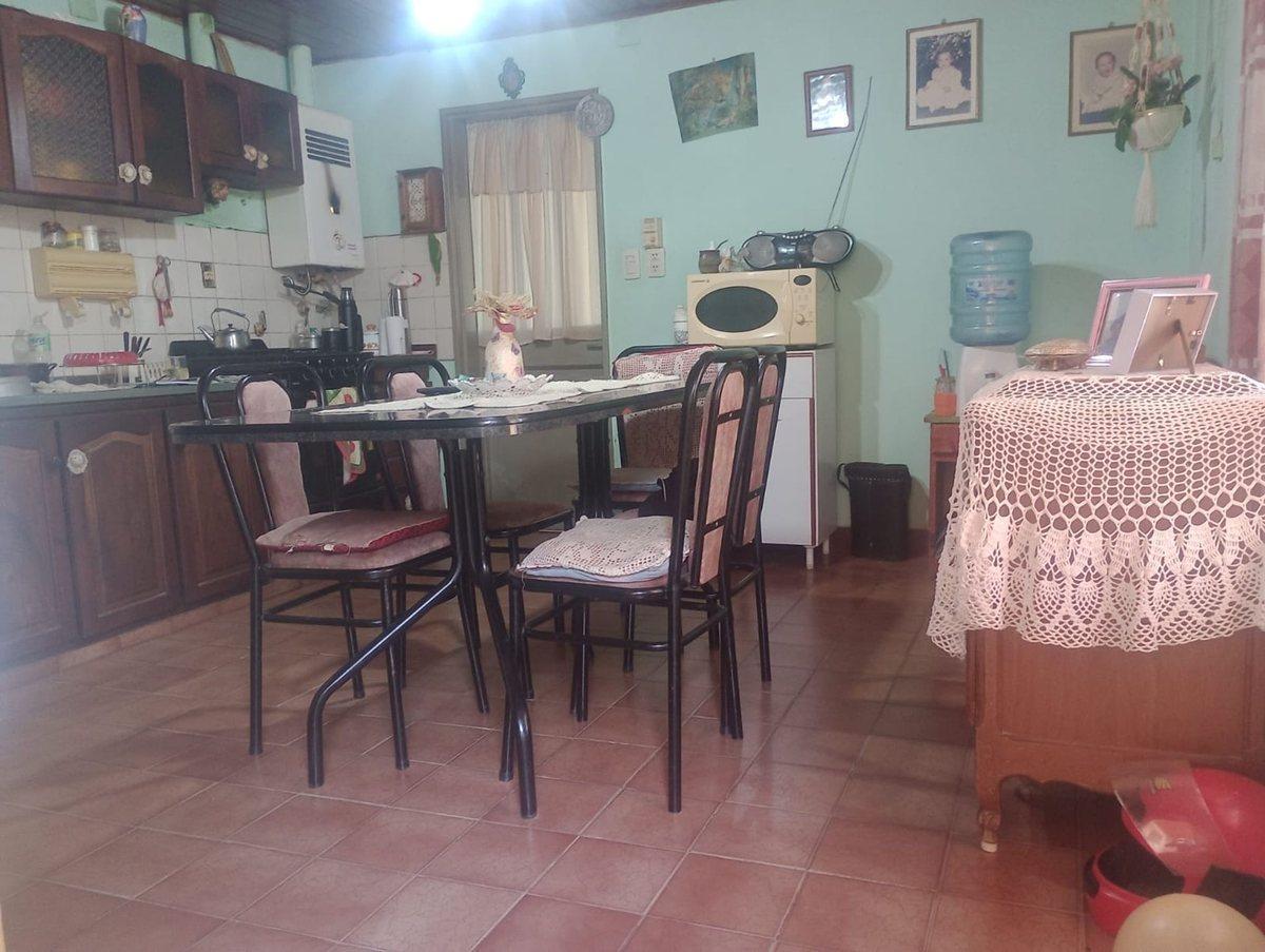 Foto de VENTA Casa Barrio Los Trocos Frente a la Plaza, imagen 1