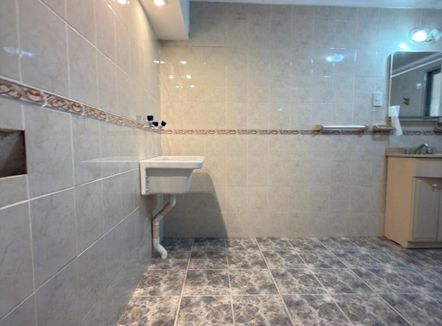 Foto de VENTA CASA A DOS CUADRAS DE LA PLAZA EN PILAR, imagen 1