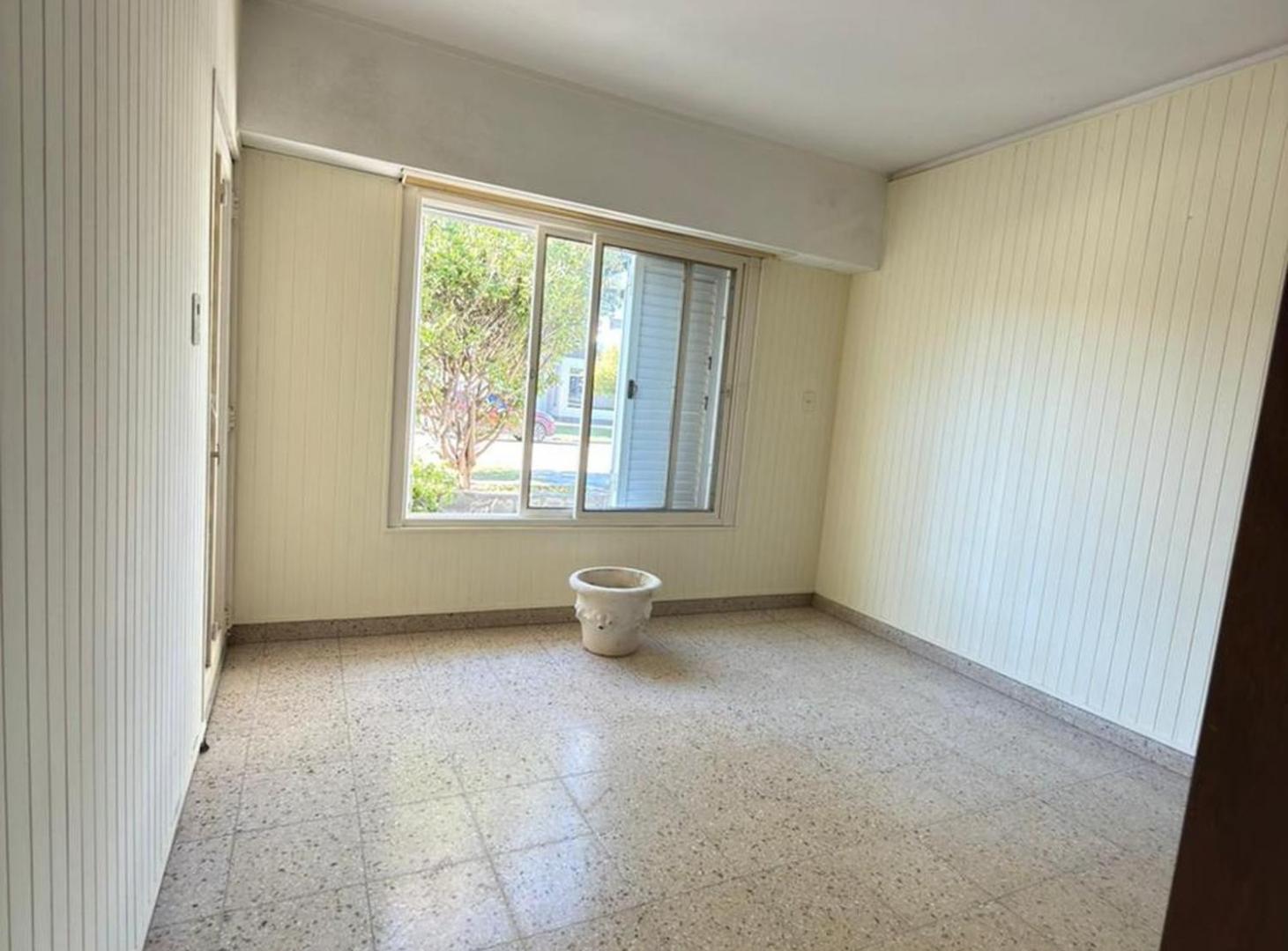 Foto de VENTA CASA A DOS CUADRAS DE LA PLAZA EN PILAR, imagen 3
