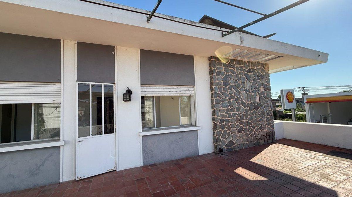 Foto de VENTA CASA 2 DORMITORIOS PLANTA ALTA B° CENTRO, imagen 1