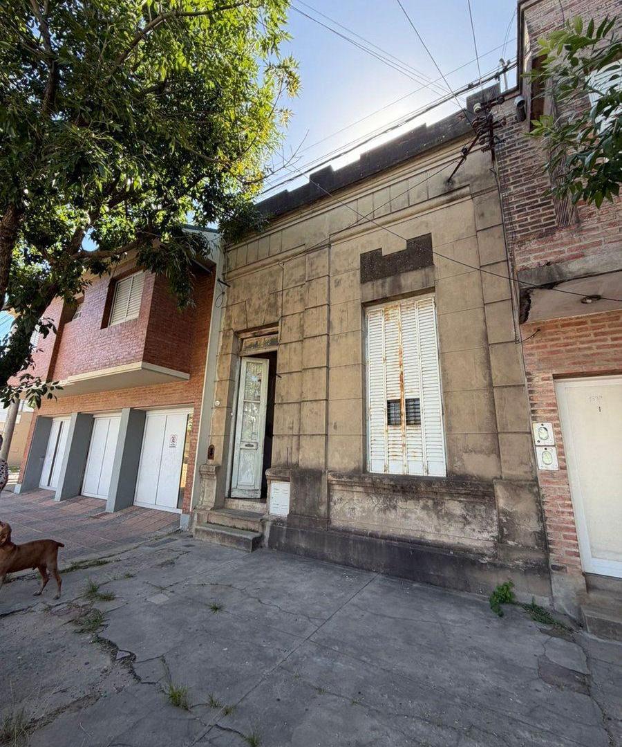 Foto de VENTA CASA CENTRICA A REFACCIONAR, imagen 4