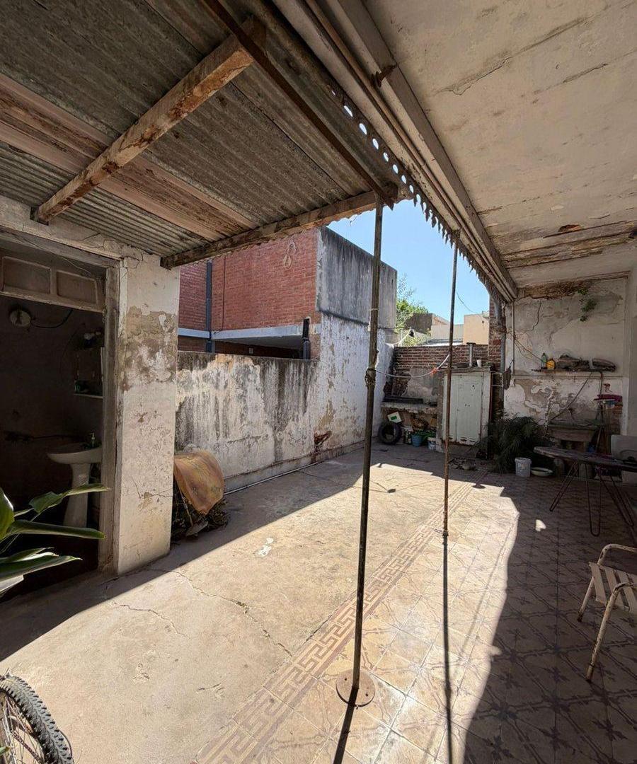 Foto de VENTA CASA CENTRICA A REFACCIONAR, imagen 5