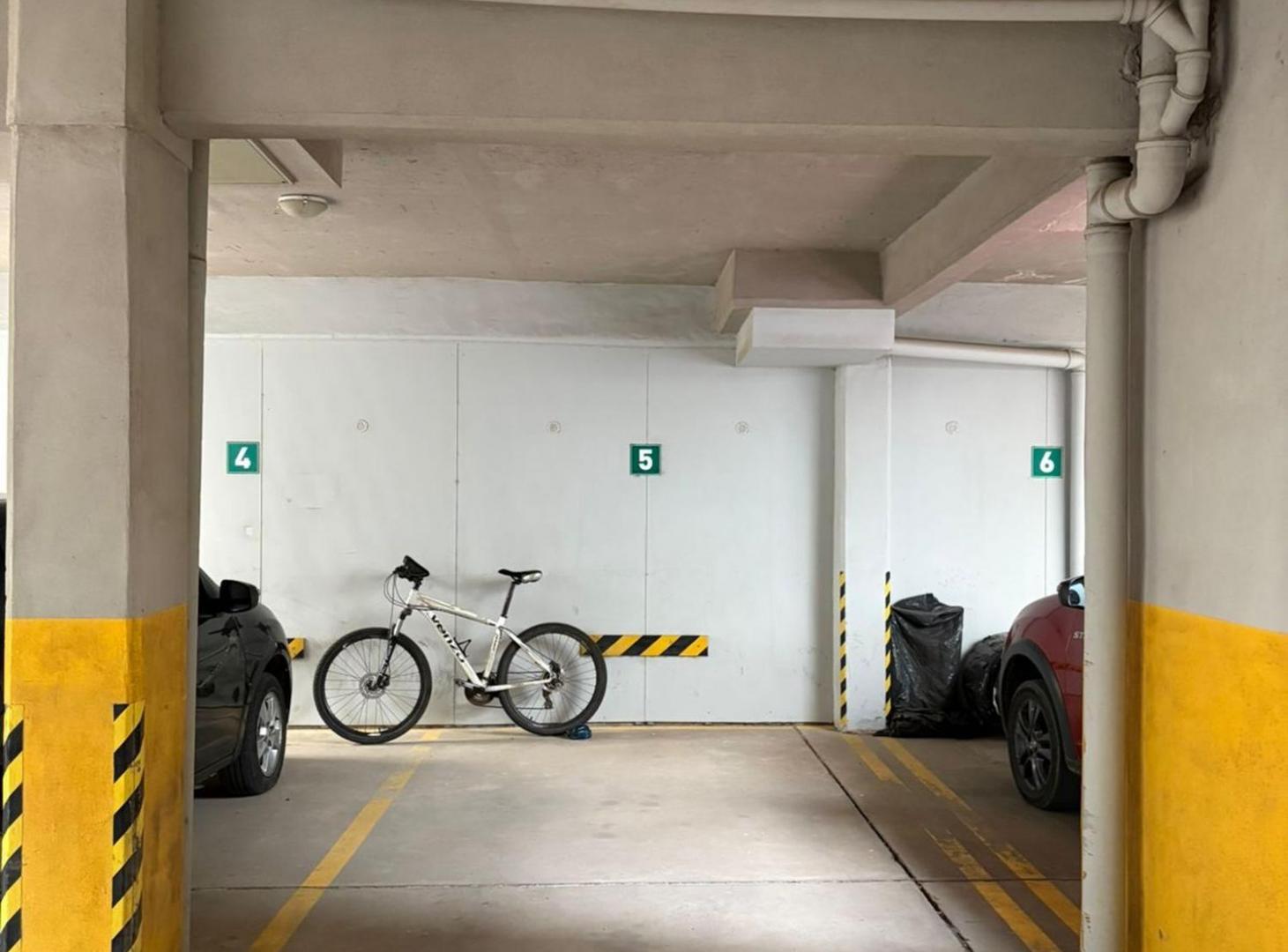 Foto de VENTA COCHERA - ZONA CENTRO.-, imagen 1