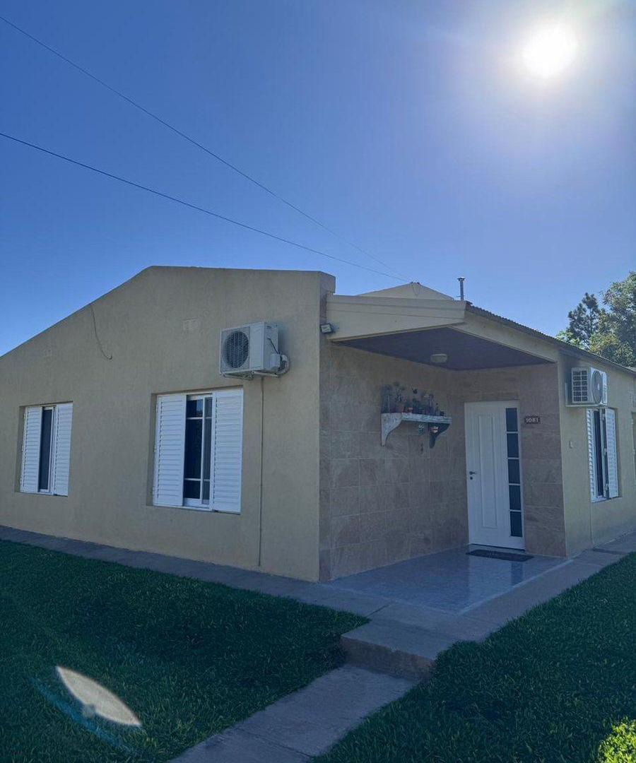 Foto de VENTA CASA 3 DORMITORIOS - HUMBOLDT.-, imagen 2