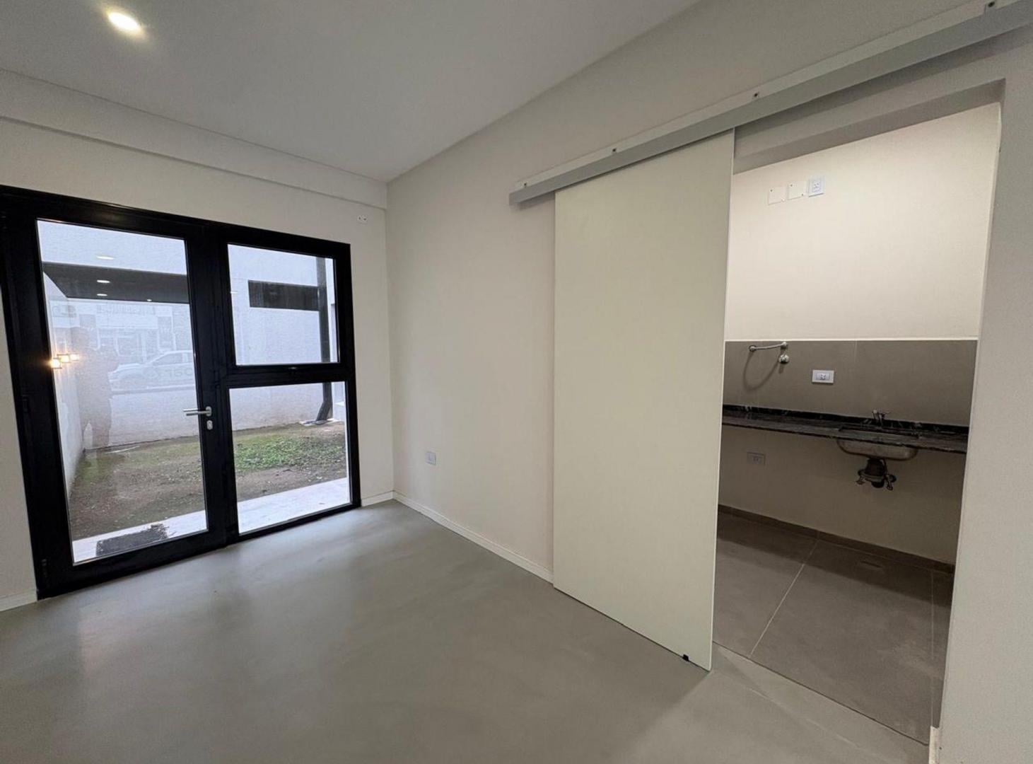 Foto de VENTA LOCAL COMERCIAL A ESTRENAR (FINANCIACION), imagen 2