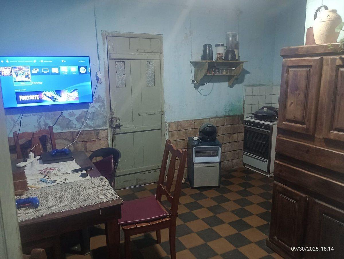 Foto de VENTA CASA 2 DORMITORIOS - ZONA CENTRO.-, imagen 2