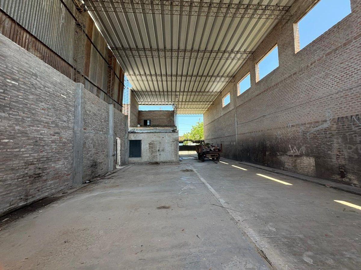 Foto de VENTA DE CASA, LOCAL Y GALPON CENTRO DE ESPERANZA, imagen 2