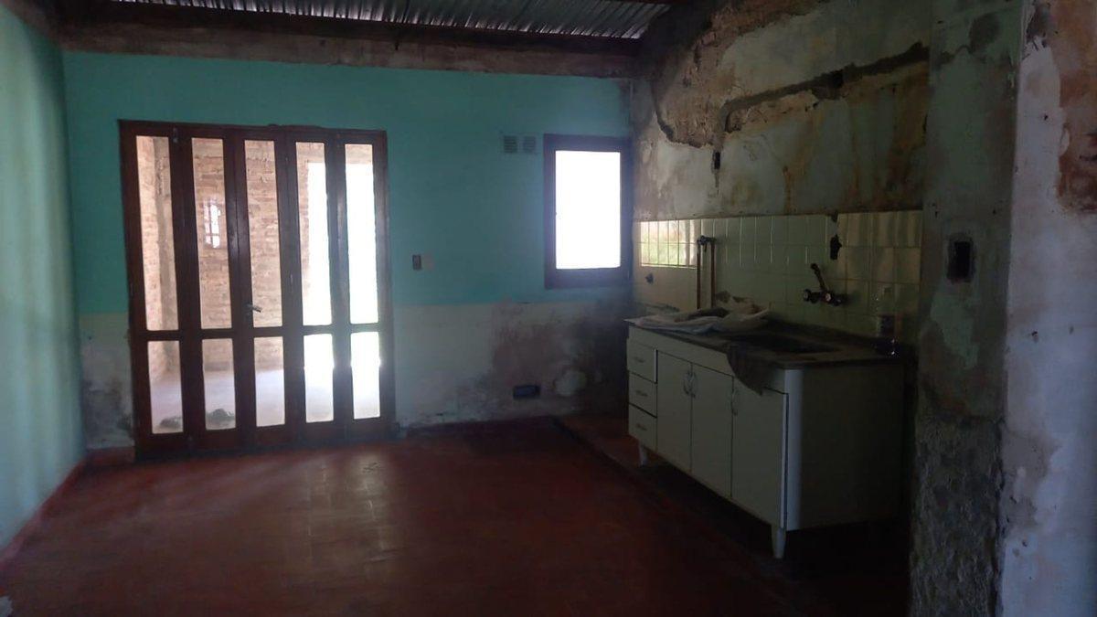 Foto de VENTA CASA A REFACCIONAR ZONA CENTRO, imagen 1
