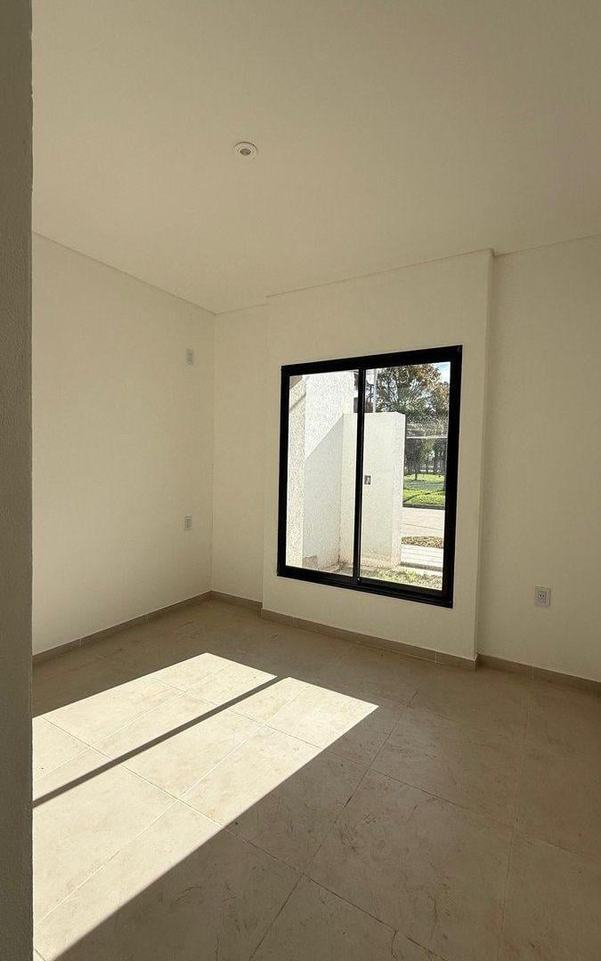 Foto de VENTA CASITA 2 DORM BARRIO PARQUE, imagen 1