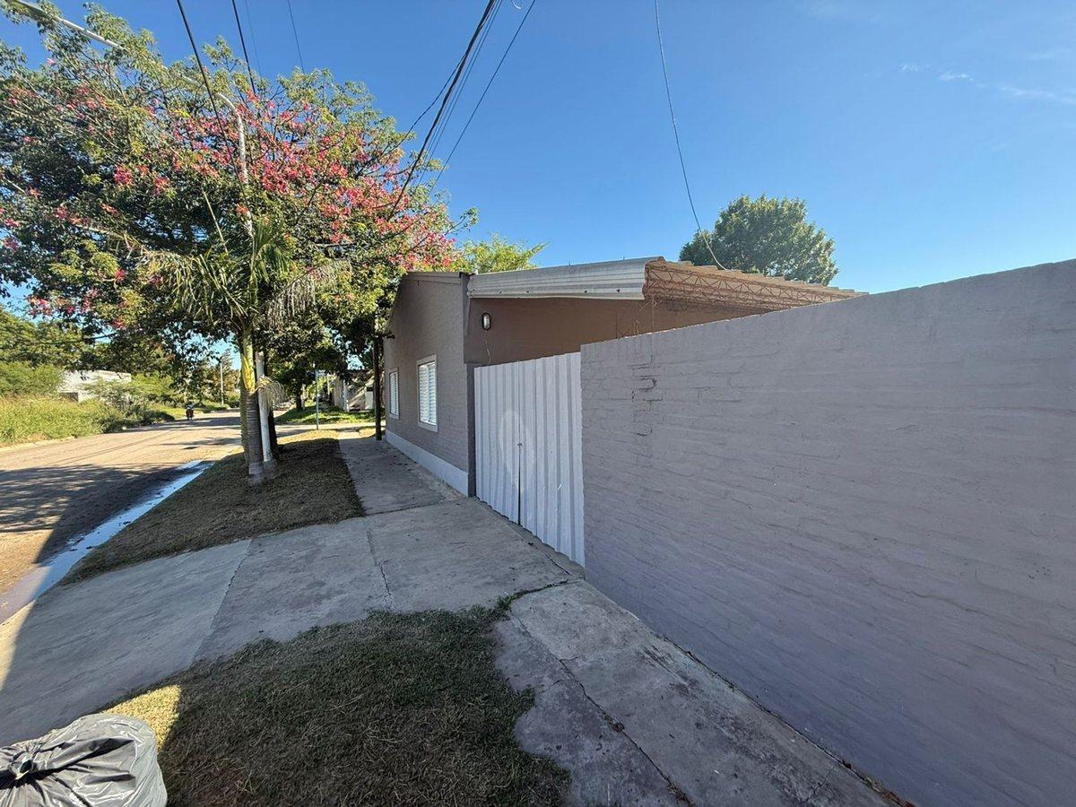 Foto de VENTA CASA 2 DORMITORIOS BARRIO ESTE, imagen 5