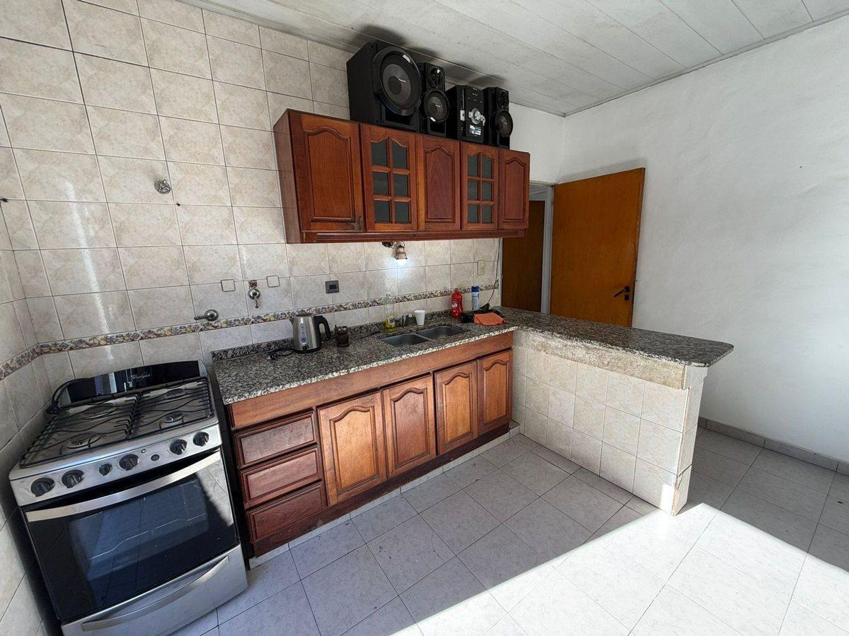 Foto de VENTA CASA 2 DORMITORIOS BARRIO ESTE, imagen 3