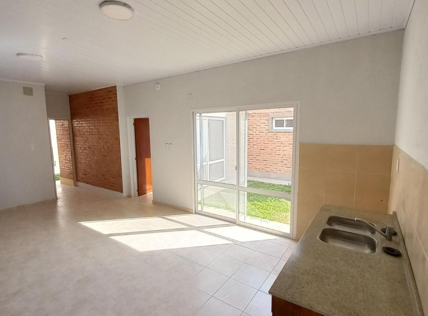 Foto de Venta Casa y Local Comercial en Llambi Campbell, imagen 3