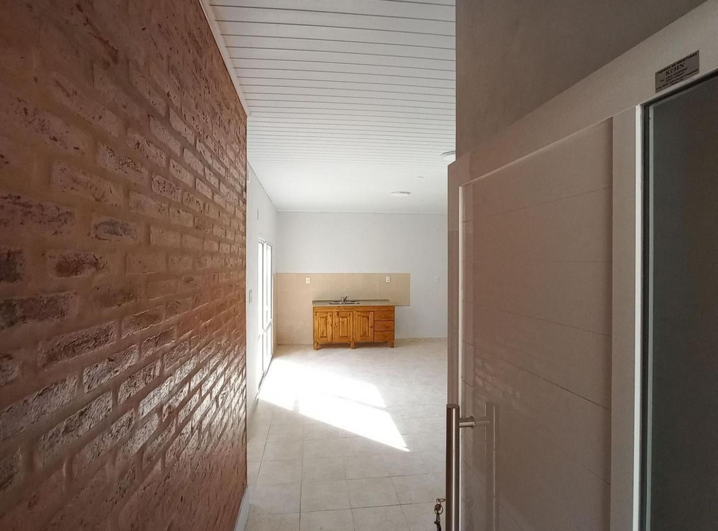 Venta Casa y Local Comercial  en Llambi Campbell