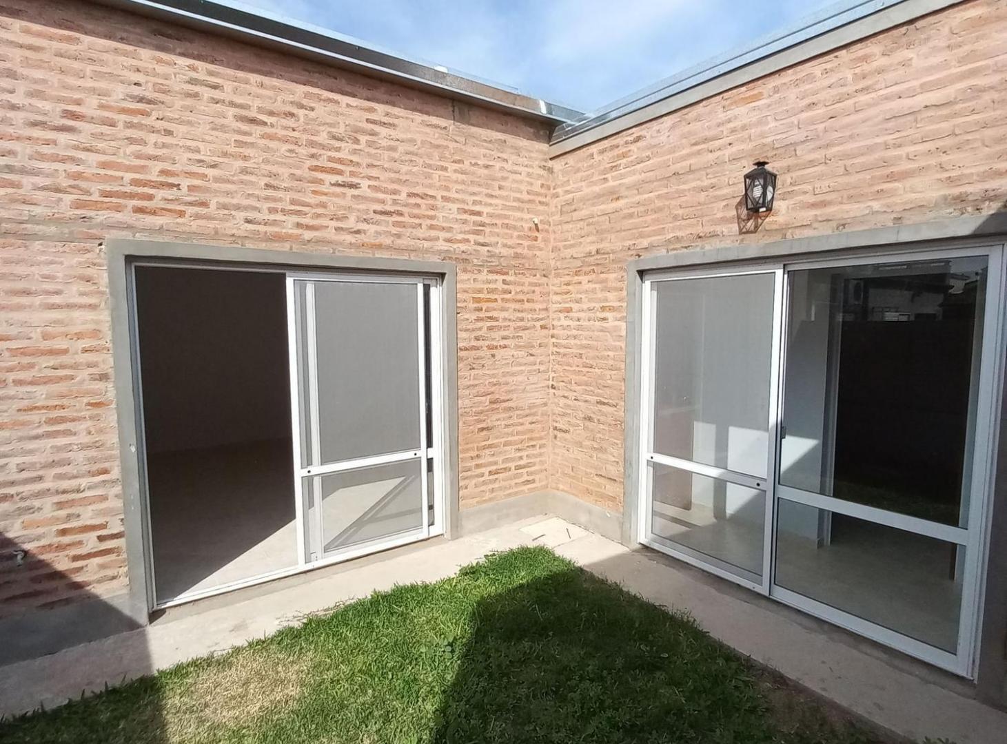 Foto de Venta Casa y Local Comercial en Llambi Campbell, imagen 5