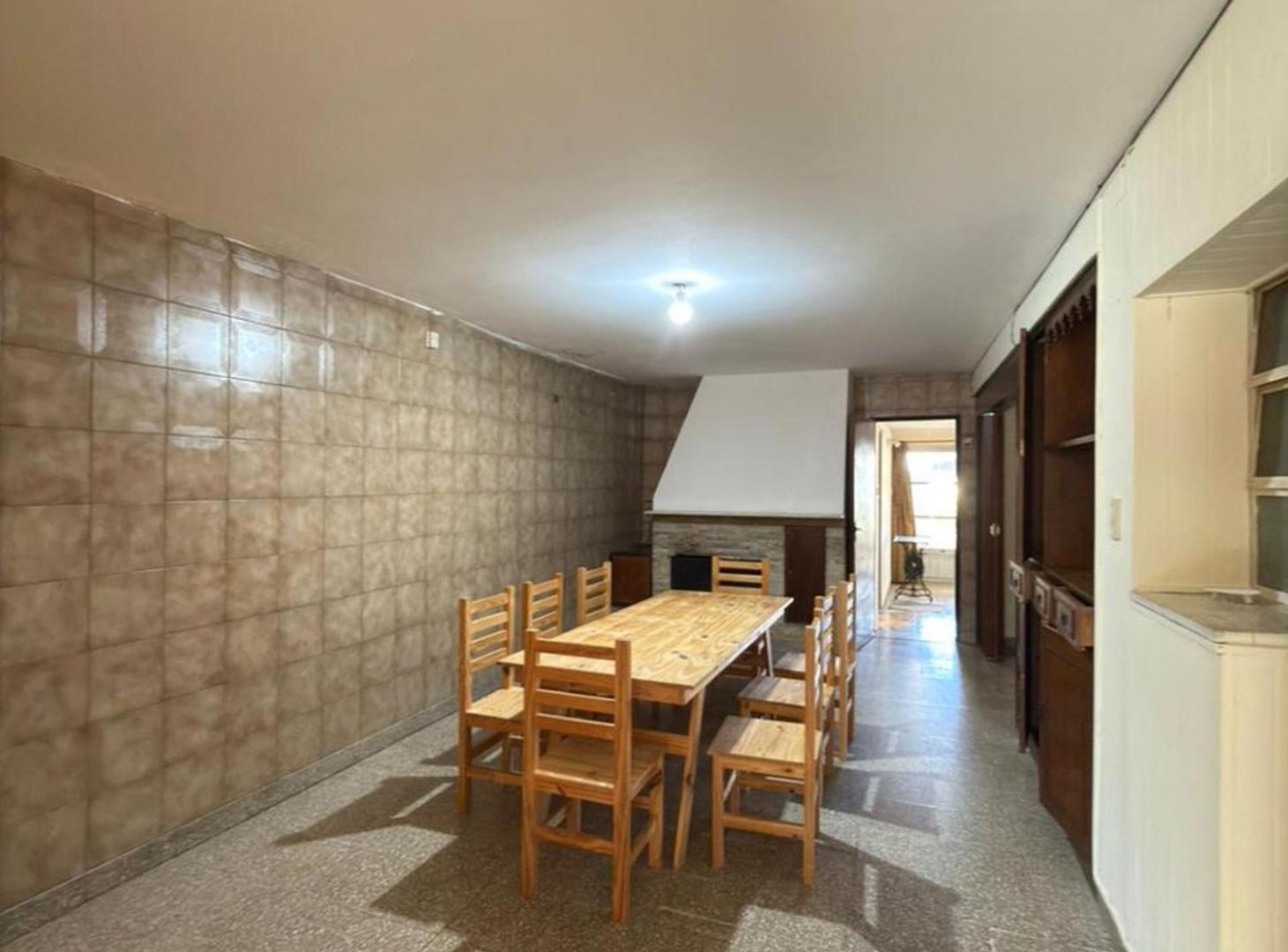Foto de VENTA CASA A DOS CUADRAS DE LA PLAZA EN PILAR, imagen 1