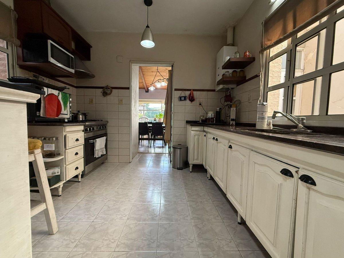 Foto de VENTA CASA 3 DORM SOBRE AV. COLONIZADORES, imagen 4