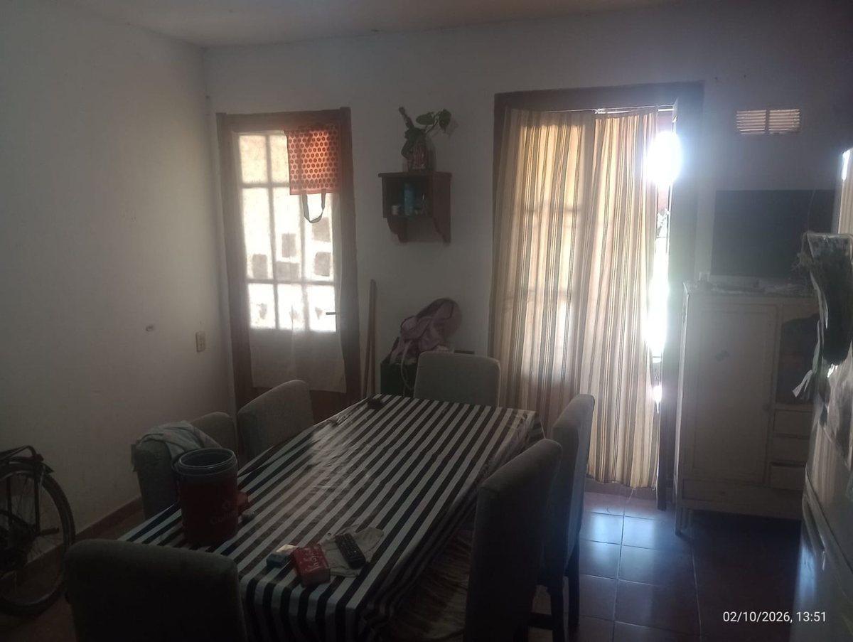 Foto de VENTA DPTO BARRIO OESTE, AMPLIO, CON PATIO, imagen 2