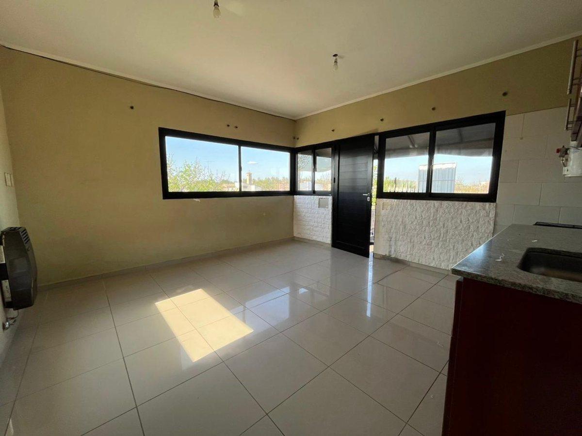 Foto de VENTA DE DEPARTAMENTO CON DOBLE BALCON 1 DORMITORI, imagen 4