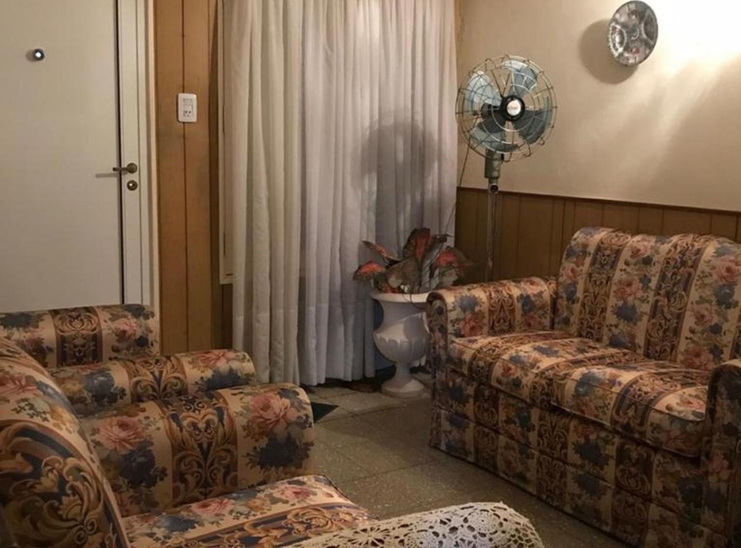 Foto de Venta casa dos dormitorios con cochera, imagen 2
