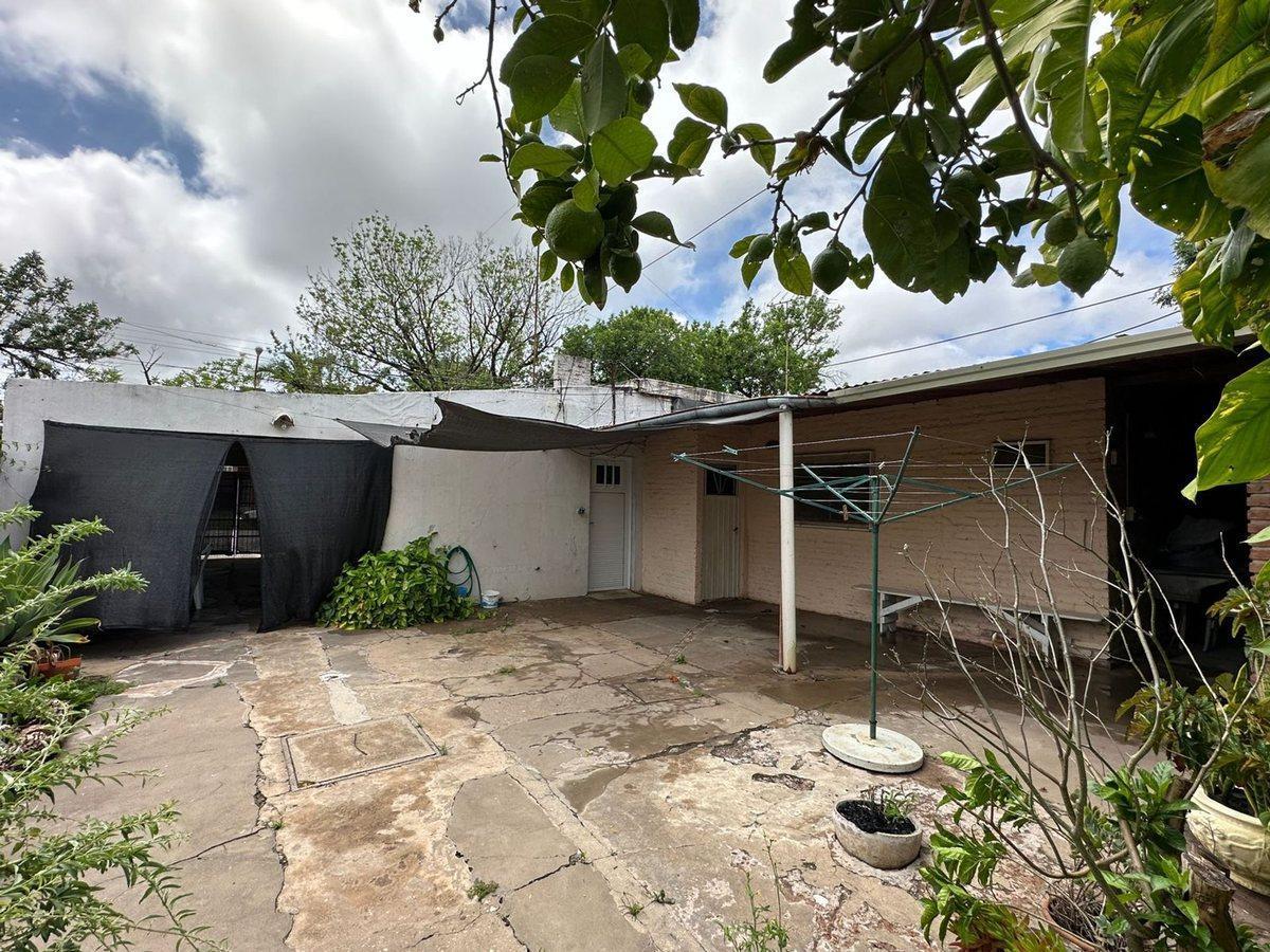 Foto de VENTA CASA AMPLIO TERRENO ZONA OESTE, imagen 5